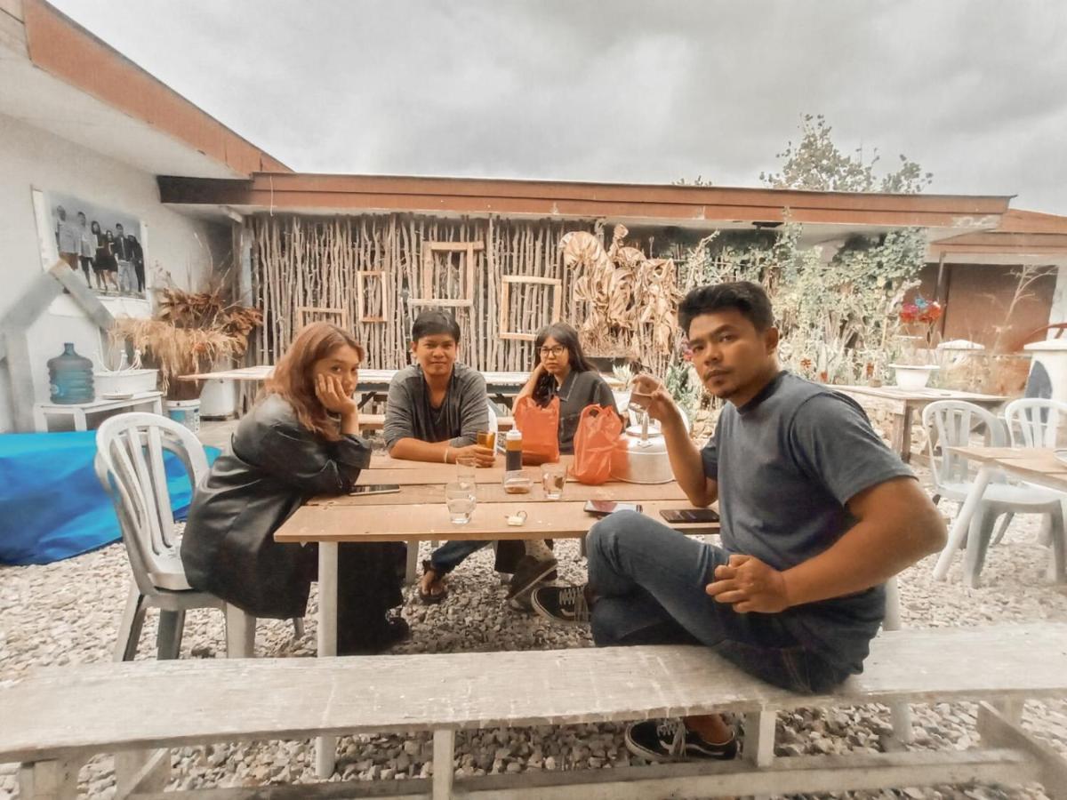 Brussels Homestay Balige Bagian luar foto