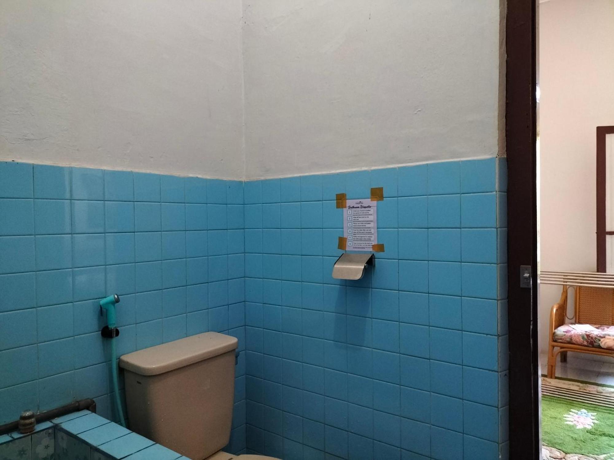 Brussels Homestay Balige Ruang foto